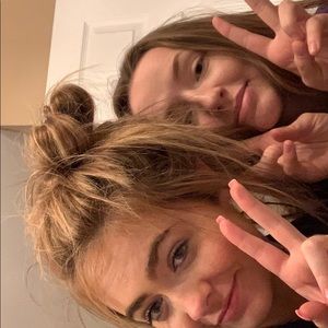 Meet your Posher, Elizabeth